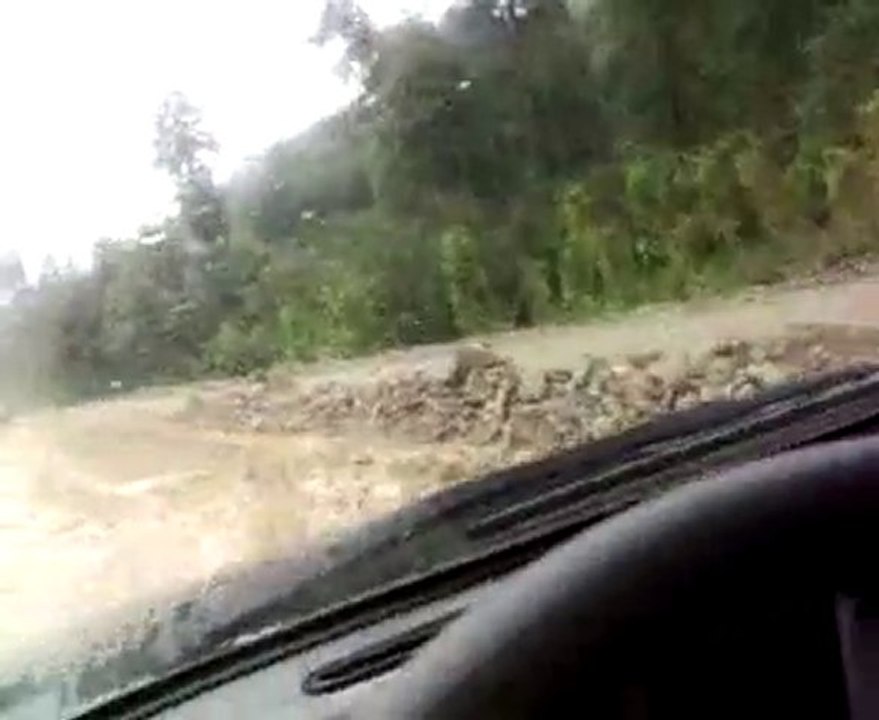 23092010 Of Çaykara arası yol inşaatı