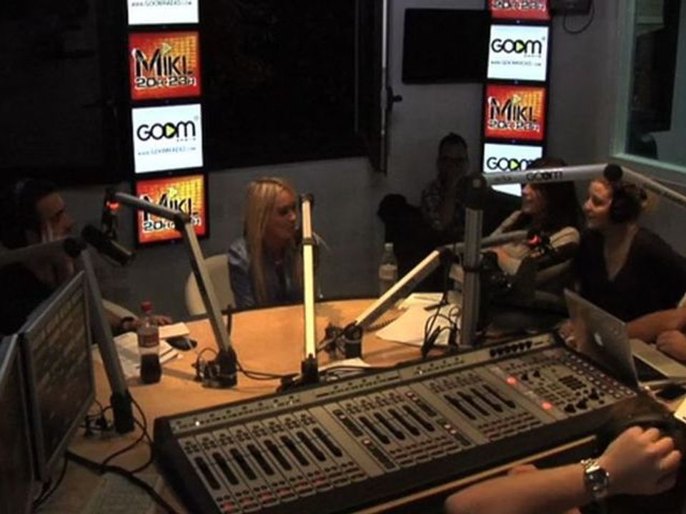 Virginie Caprice pète un plomb à la radio...