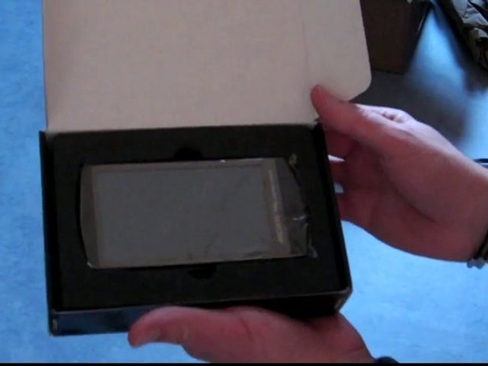 Archos 43 Internet Tablet Unboxing and first Boot
