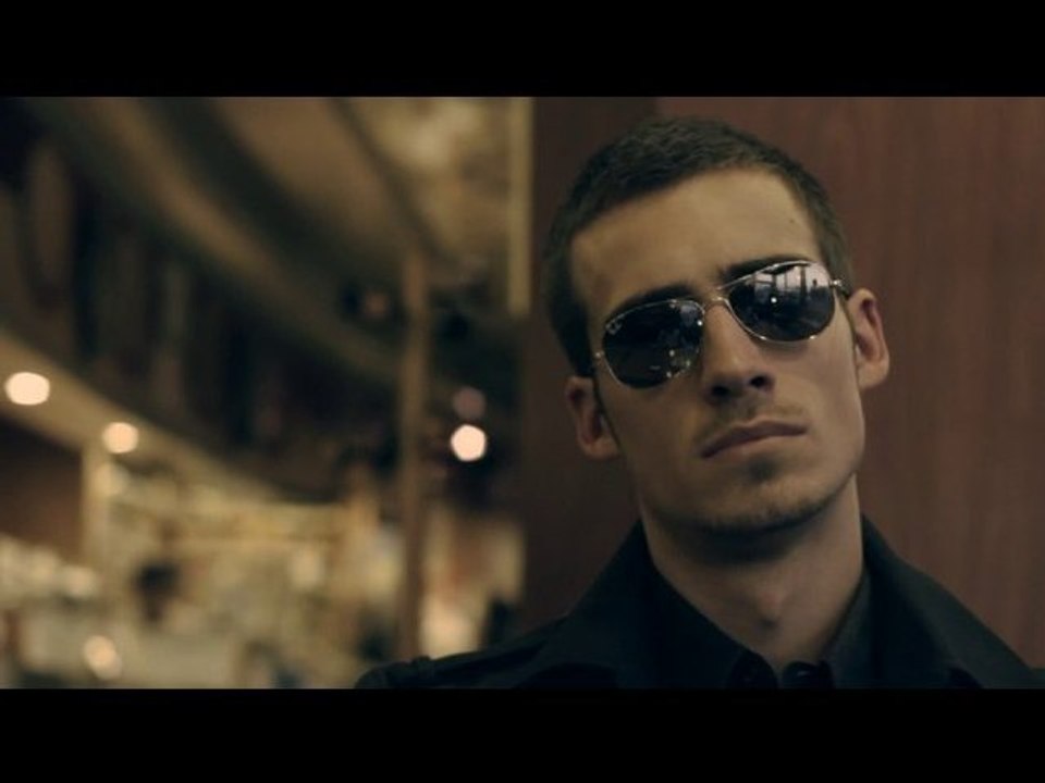 Runaway - Bienvenue dans mon monde (clip officiel)