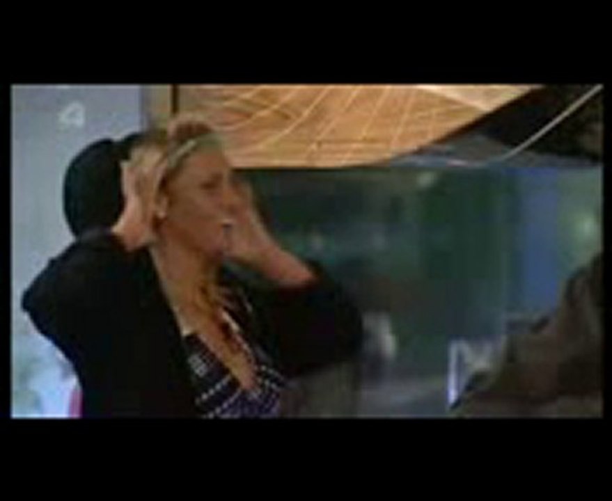 jjj You look like Britney spears