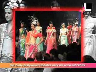 Sridevi Loses Her Balance On Ramp