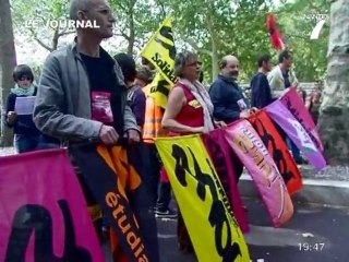 Retraites: La rue maintient la pression à Nantes
