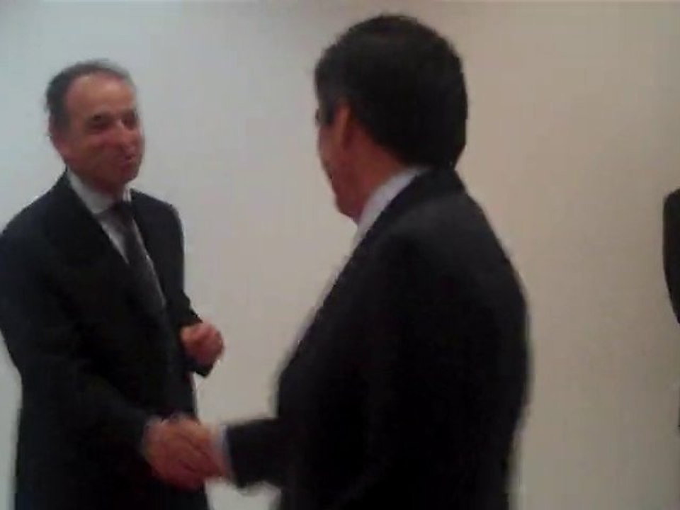 Nuit: Fillon arrive à Biarritz