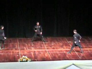 Apsuva solo performans