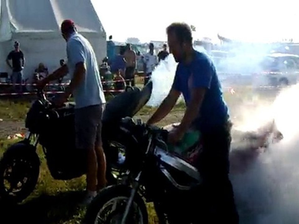 bol d'or 2010 julien casse le pneu