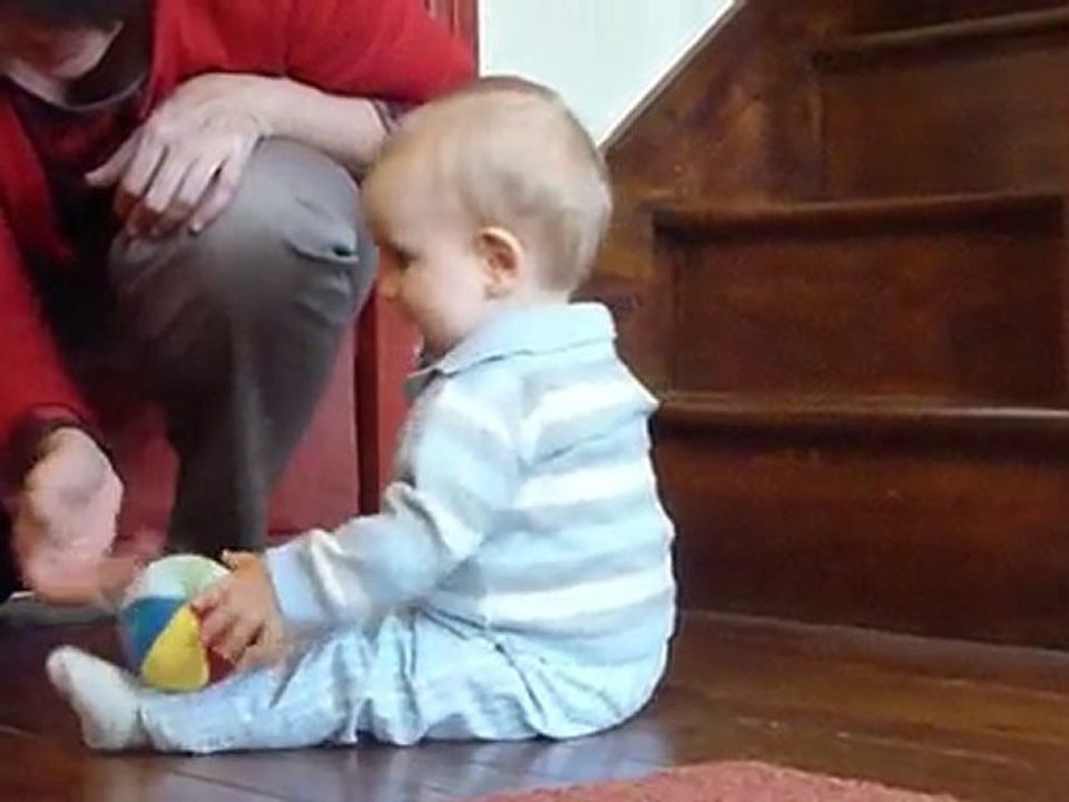 24 septembre 10 Bastien joue au ballon