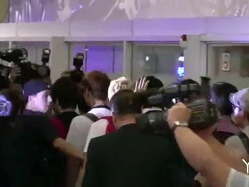 100819 MBLAQ & 2PM in Taiwan Airport