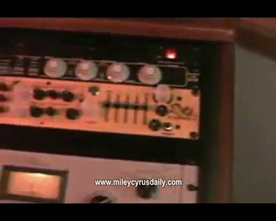 MileyWorld - Amy SuperStar Contest In The Studio with Miley