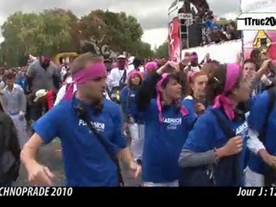 Techno Parade 2010 - FlashMob en intégralité [HD]