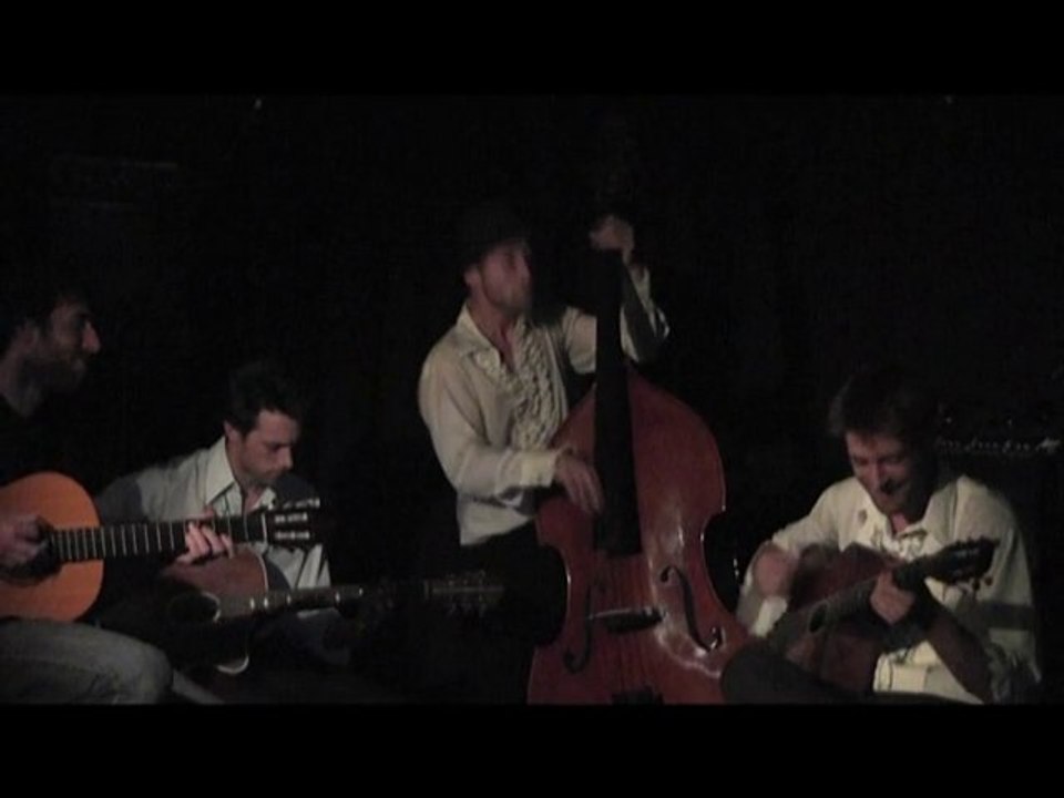 HAZARUMTRIO en boeuf dans les locaux de Silence et Vibration