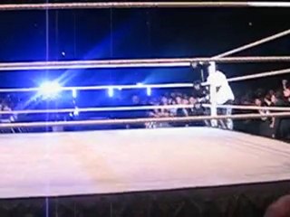 Entrée R TRUTH filmée du 1er rang ^^