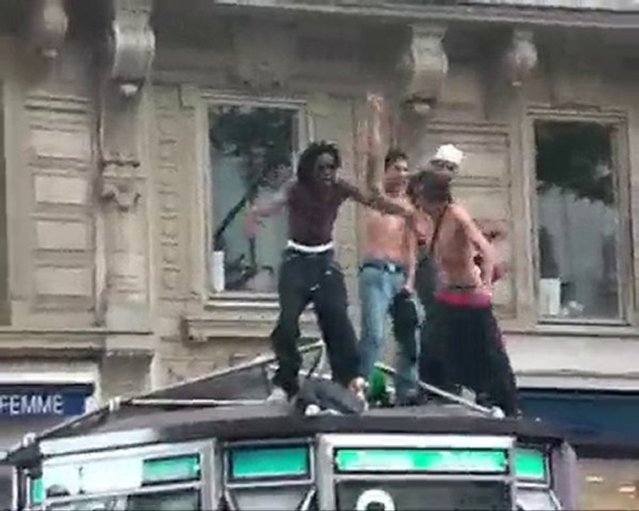 techno parade à paris 2010
