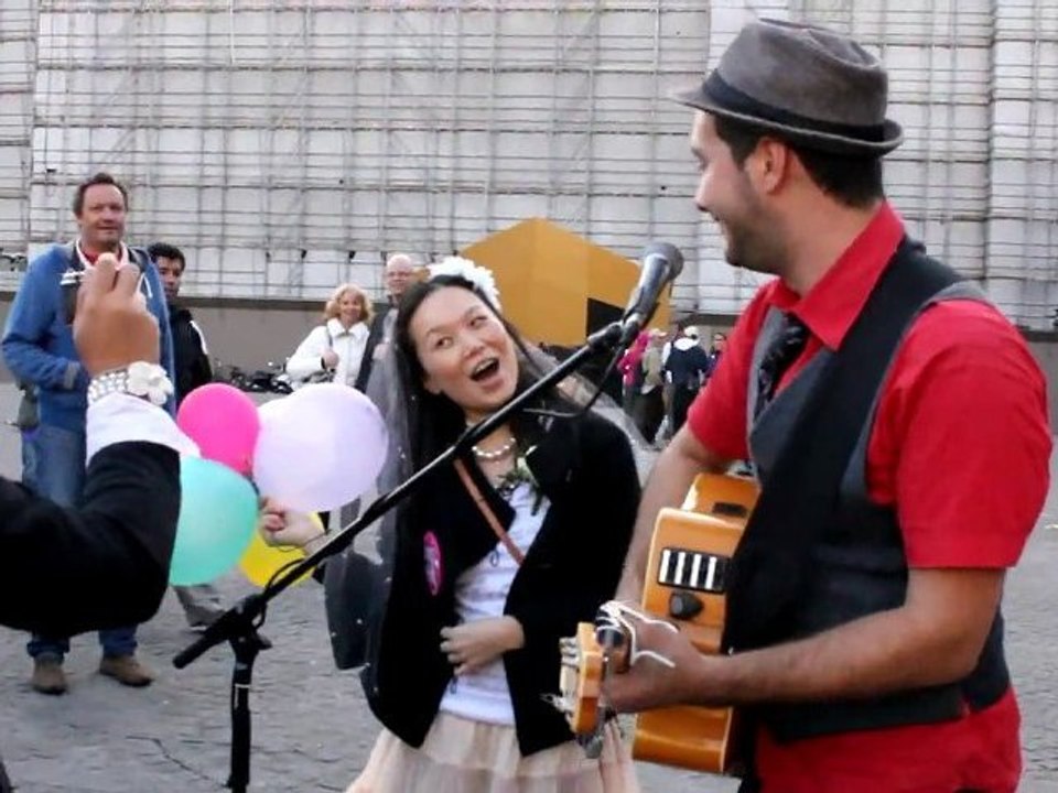J90 - Baby can I...version enterrement de vie de jeune fille