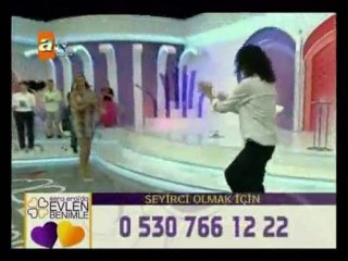 Esra Erol'dan apaçi dansı