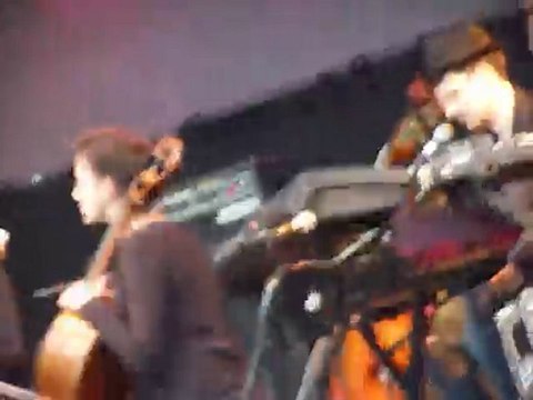 Stanislas aux Francofolies Spa Les filles de tante Elisa