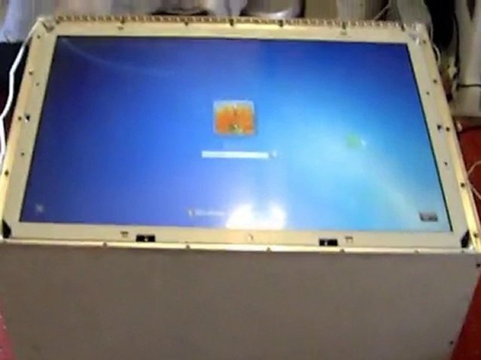 Vidéo d'assemblage de la table finale