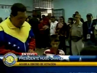 Presidente Chávez ejerció derecho al voto
