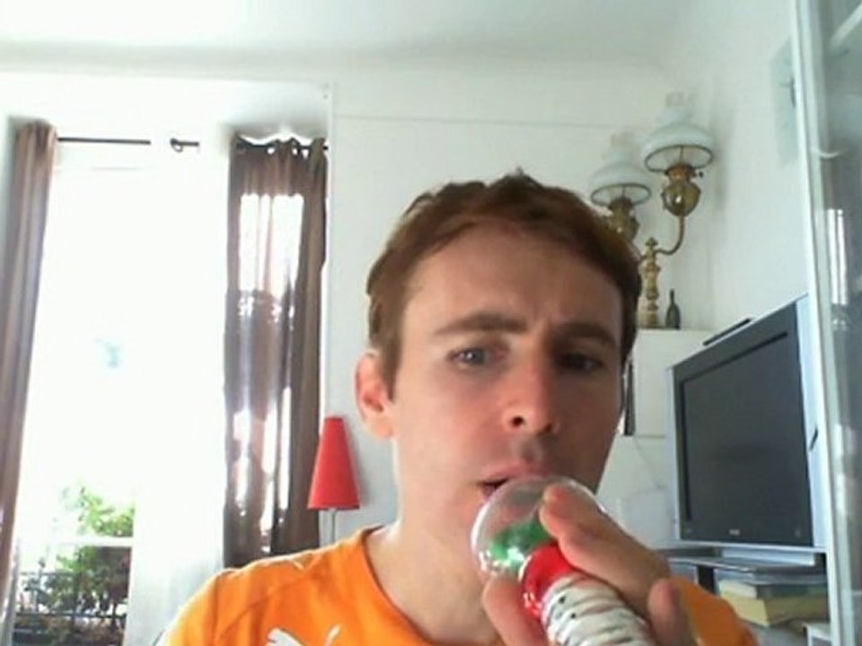 Wiwi égratigne "un ange à ma table"