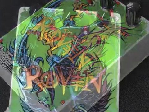 Pro Tone Pedals Raven Chorus Bass Demo by MusicGearFast.com