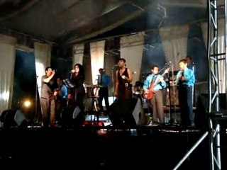 "Segunda Potencia Show Versátil". "Colegiala"