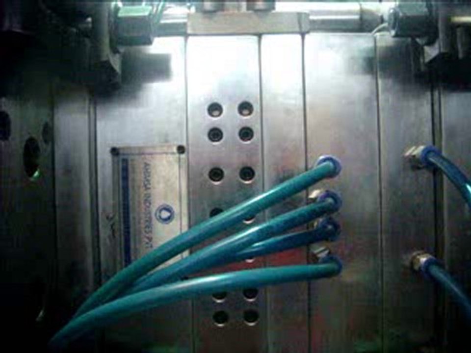 Flip Top Cap | Confectionery Machine | Injection Mould