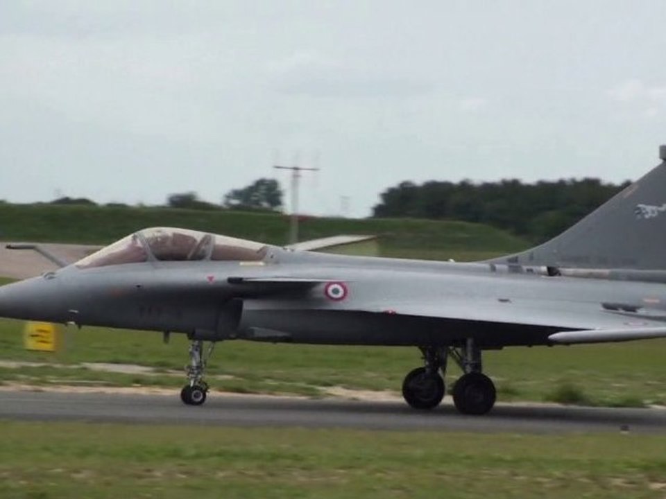 Rafale HD 720 Meeting Aérien 2010 du FOSA BA 123 LFTA 2010