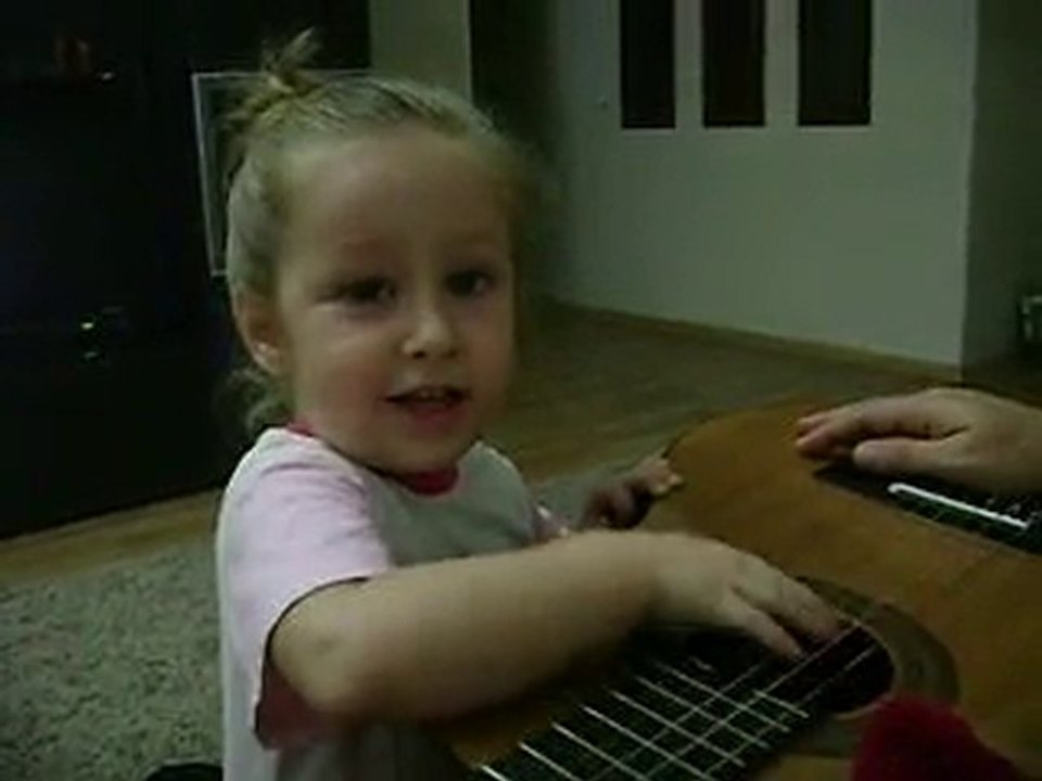 Urdaaa bir küy var uzakta .. ( Nisa versiyon )