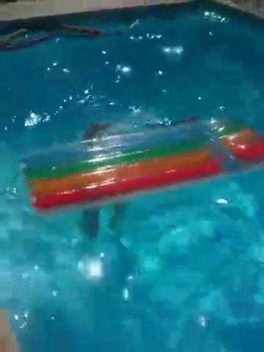 Homme VS Matelas Pneumatique