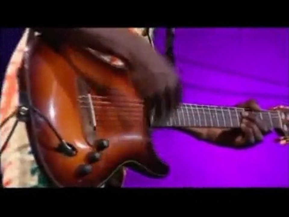 KEZIAH JONES - NIGERIAN WOOD - LIVE IN SWITZERLAND