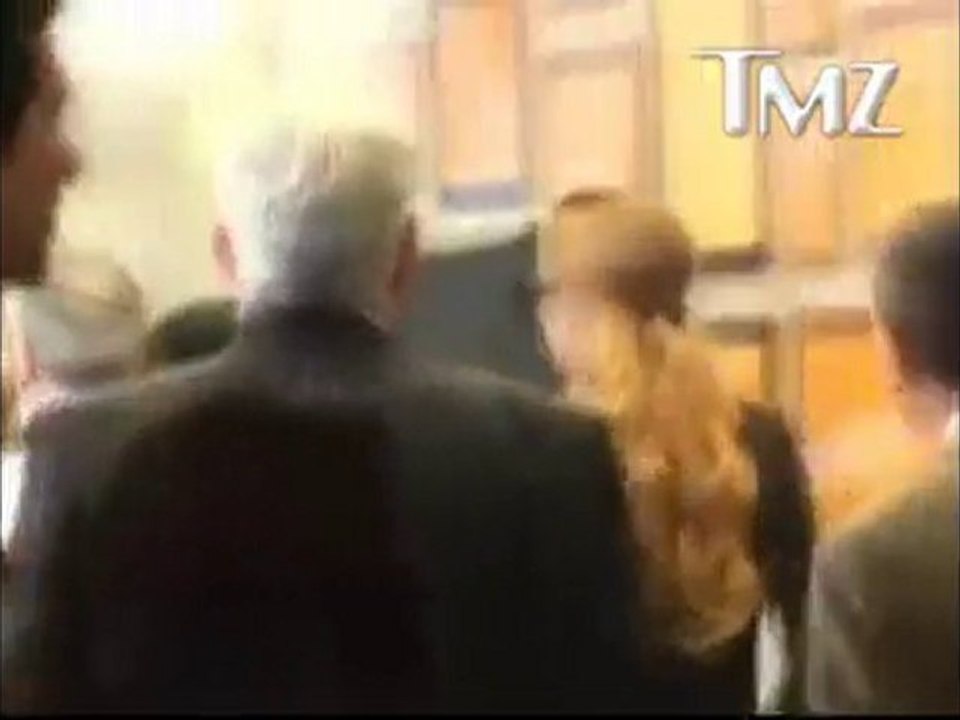 @lindsaylohan arrives to court