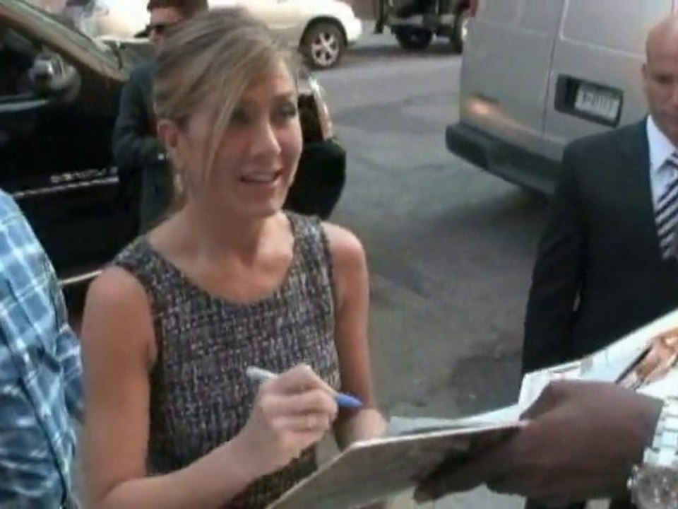 SNTV - Exklusiv: Jen noch immer Single