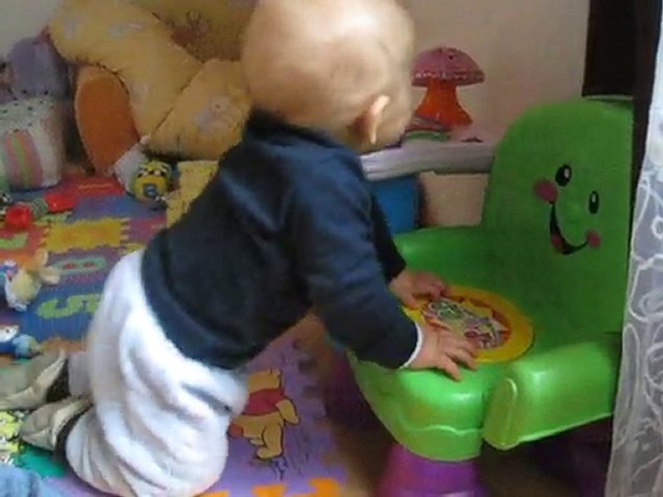 Mathias et sa chaise musicale