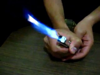 2000 Derece Sıcaklık Veren Çakmak