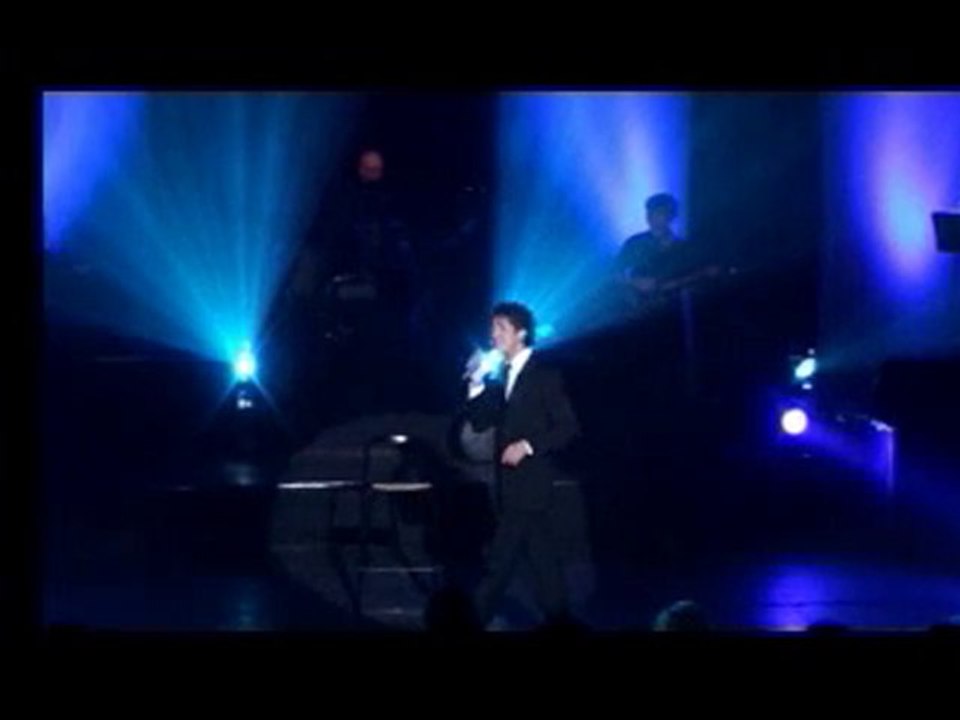 FERNANDO CHANTE JULIO IGLESIAS