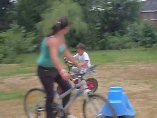 mon cousin keylian à velo à 2 roue