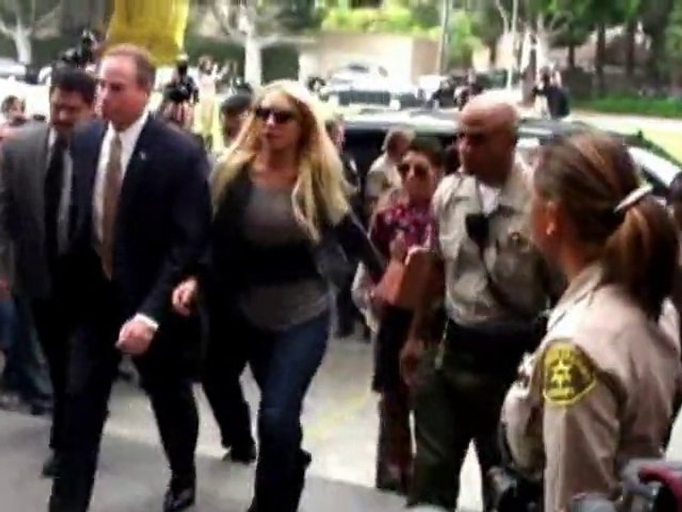 SNTV - Exklusiv: Zwangsverwaltung für Lohan?