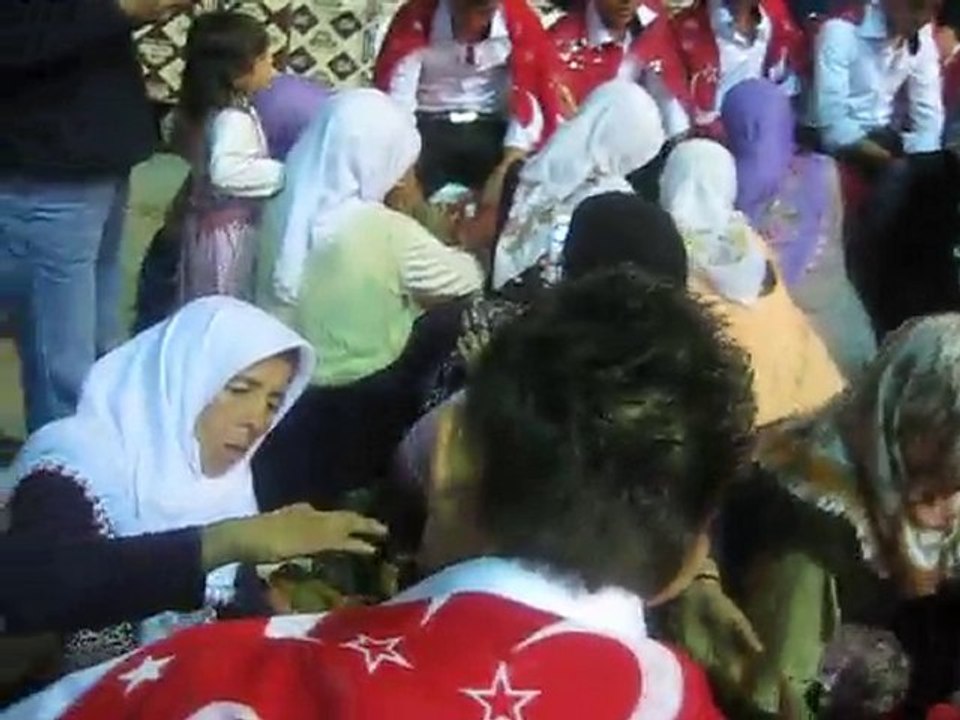 Çakıllar Kasabası 1990/3 tertip asker şenliği-02