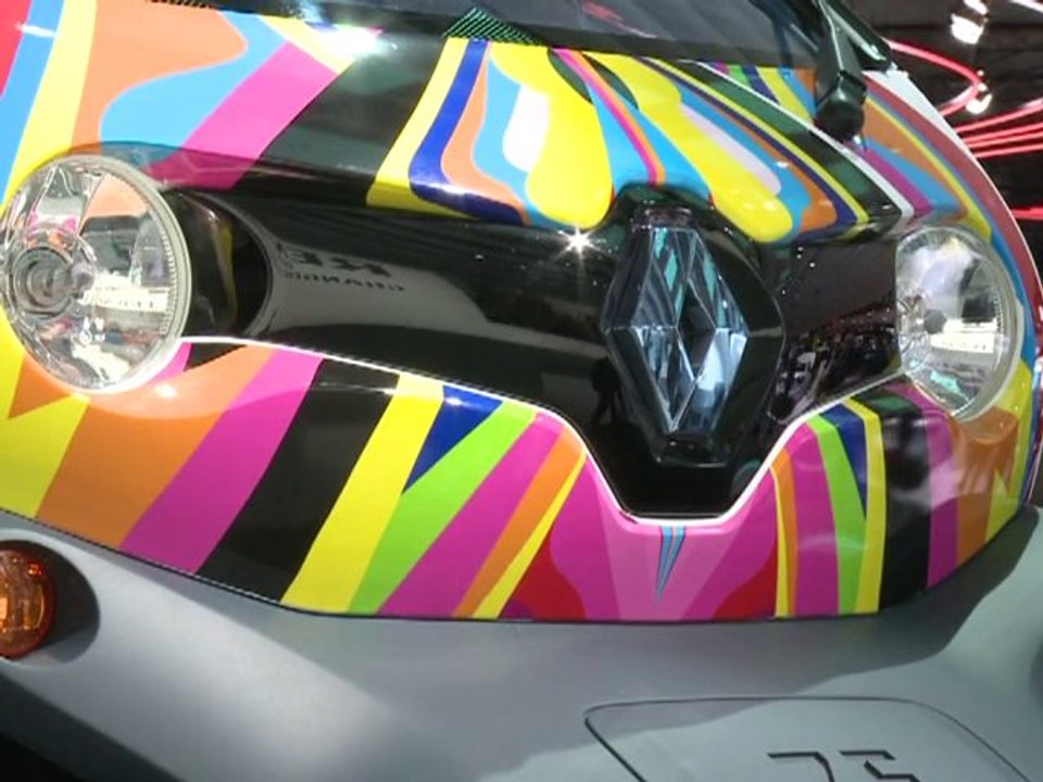 Post-crisis Paris car show goes electric