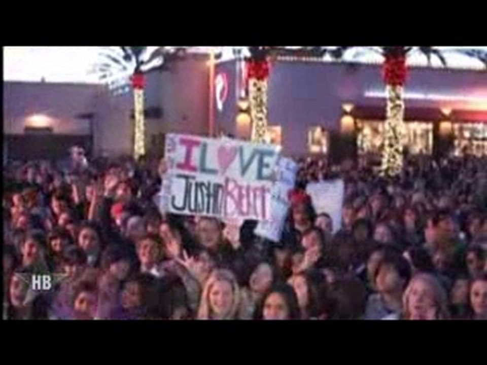 Justin Bieber Gets Wild With Hooter Girls!