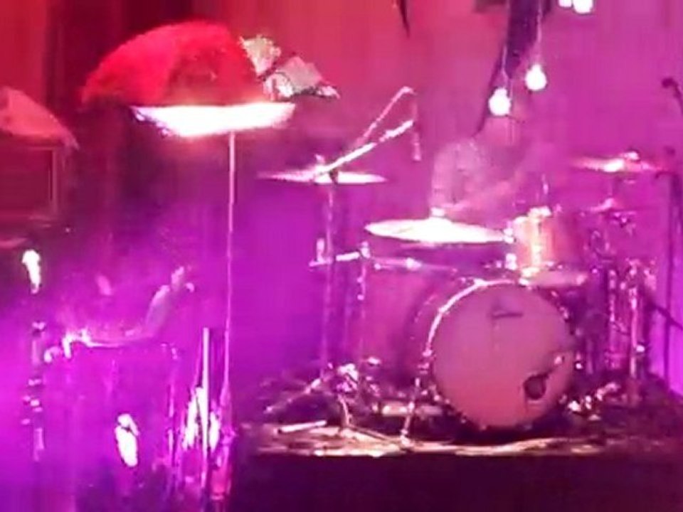 Kate Nash - Merry Happy [Live @ Lyon]