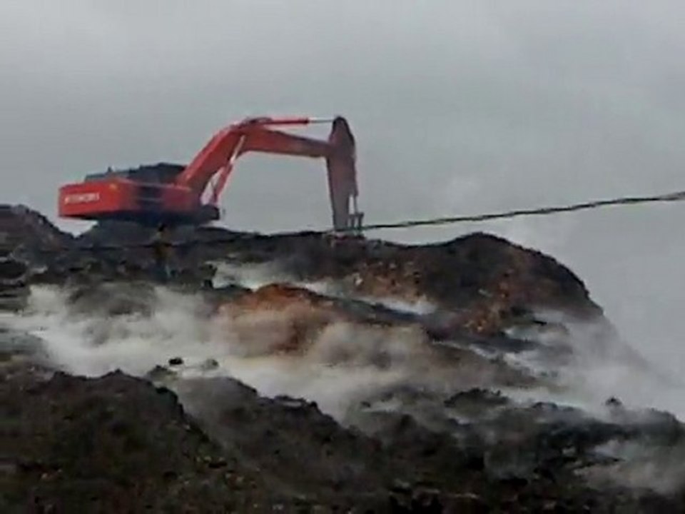 ÖZTEMEL HAFRİYAT HİTACHİ EX 300