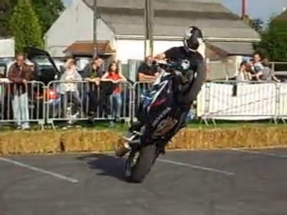 fete de la moto stunt Allouagne 2010