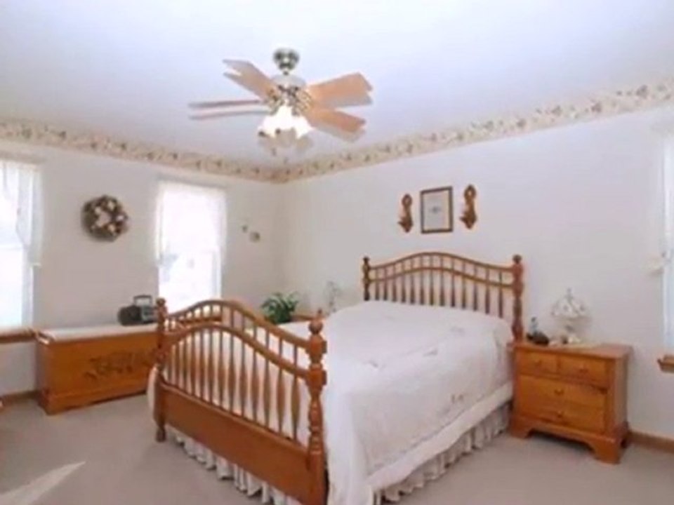 Homes for Sale - 1726 Tumbleweed Cir - West Bend, WI 53095 -