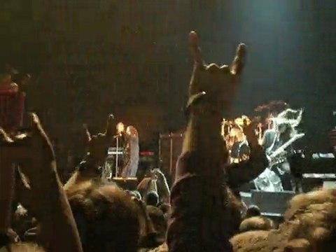 OZZY OSBOURNE - BARK AT THE MOON