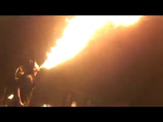 spectacle de feu déambulation Akouma