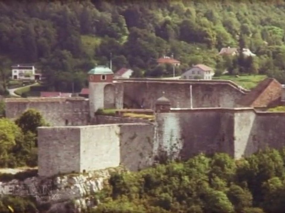 #013 YULES Absolute Believer (SCENE DE BAIN)