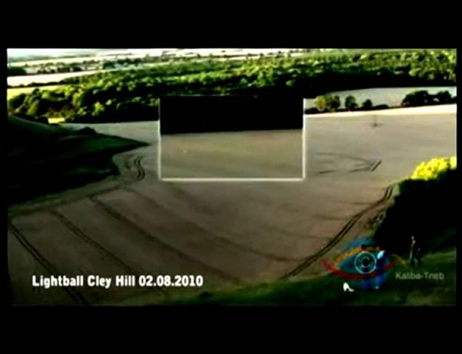 UFO ORB FILMED OVER CROP CIRCLE 02/08/2010