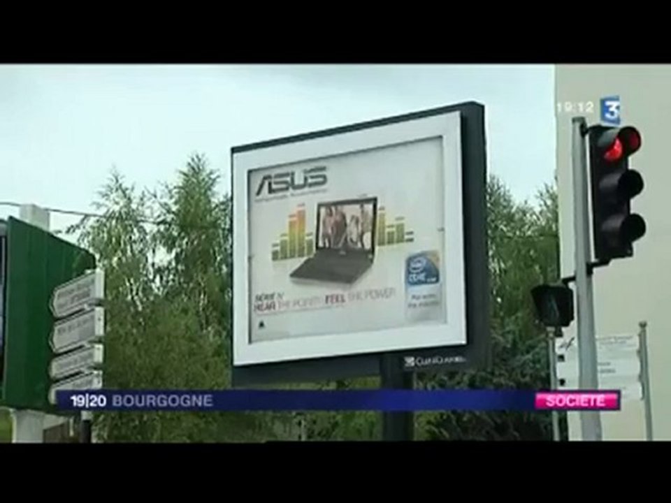 Des panneaux publicitaires dangereux