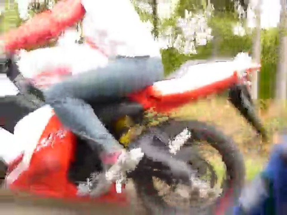 gaellou sur sa bécanne